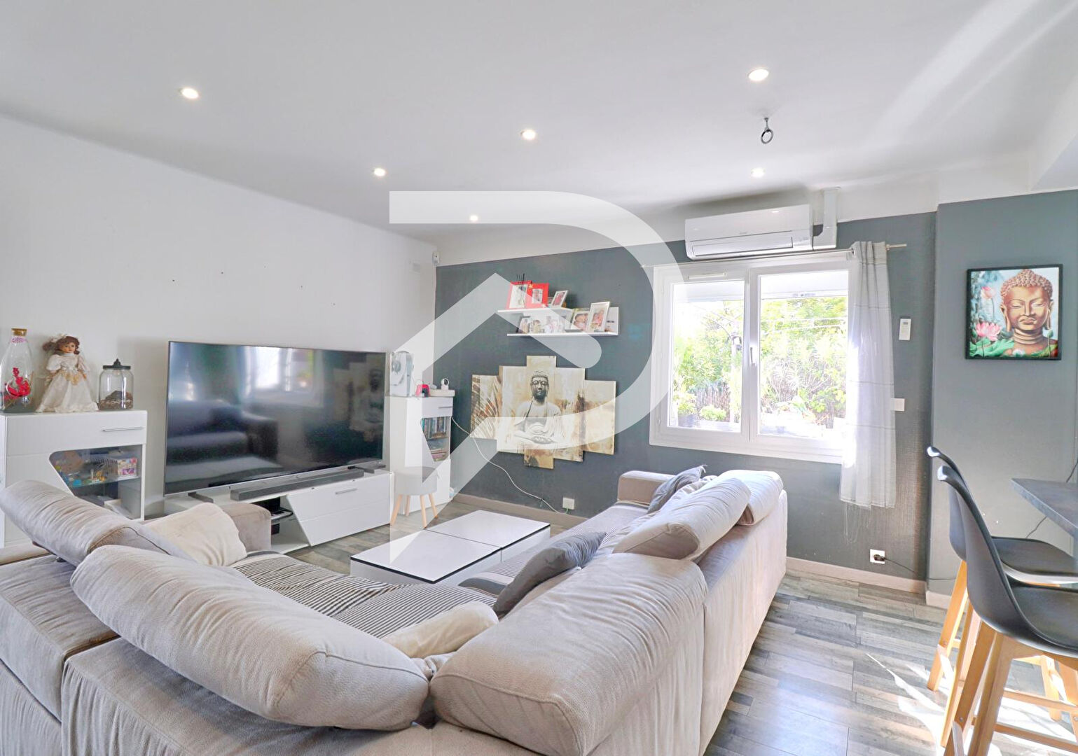 À VENDRE MAISON FAMILIALE AVEC DÉPENDANCE AUX PENNES MIRABEAU