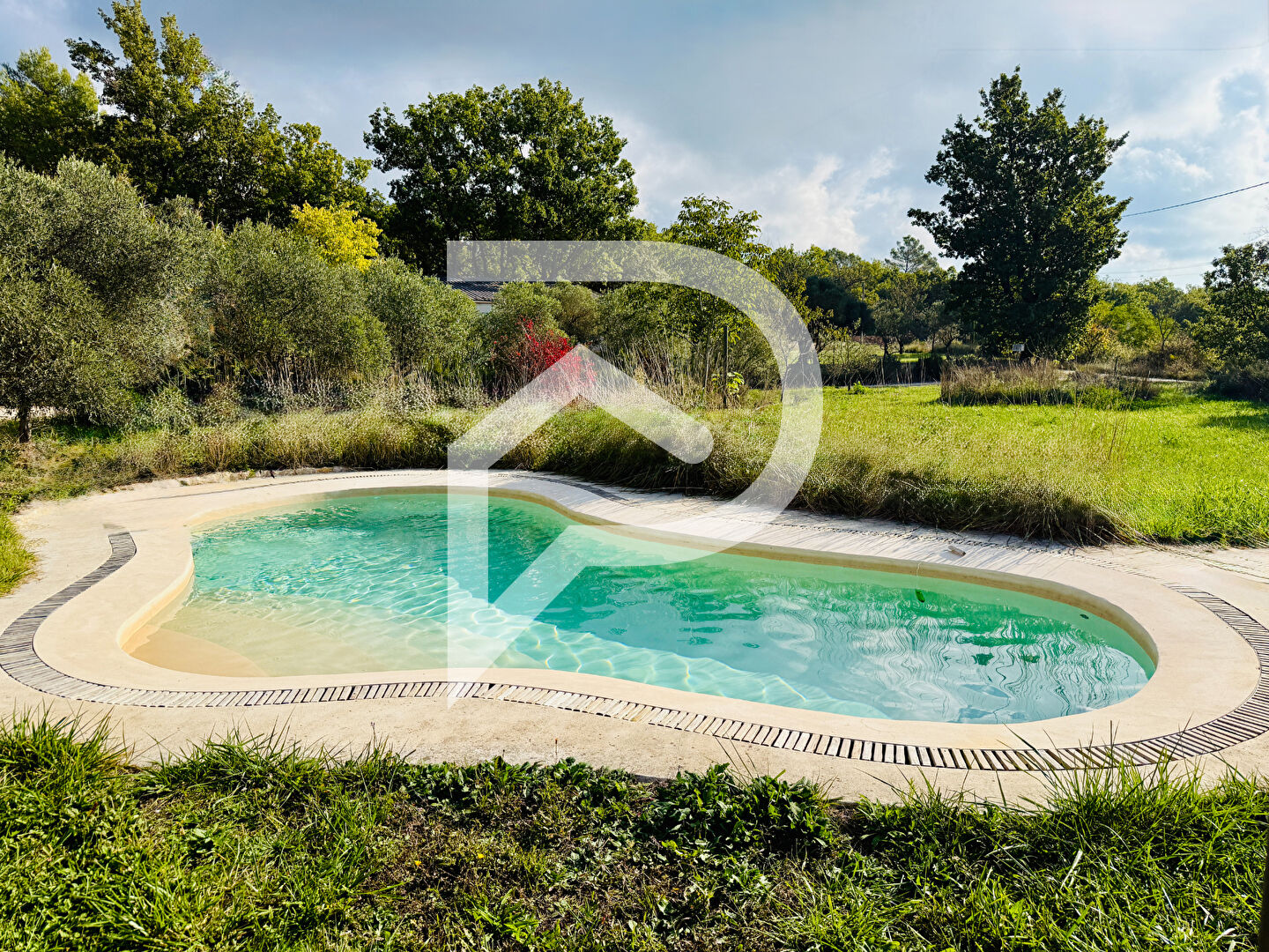 Photo VILLA 130m2  TYPE 4 JARDIN GARAGE, PISCINE LA VERDIERE image 3/6