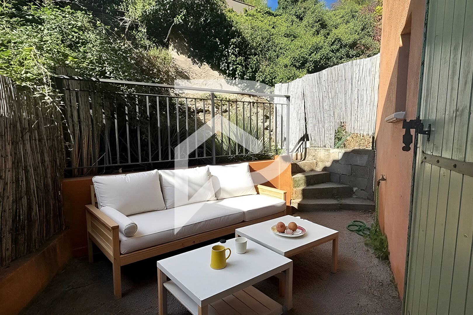 MAISON DE VILLAGE T4 RÉCENTE AVEC EXTÉRIEUR