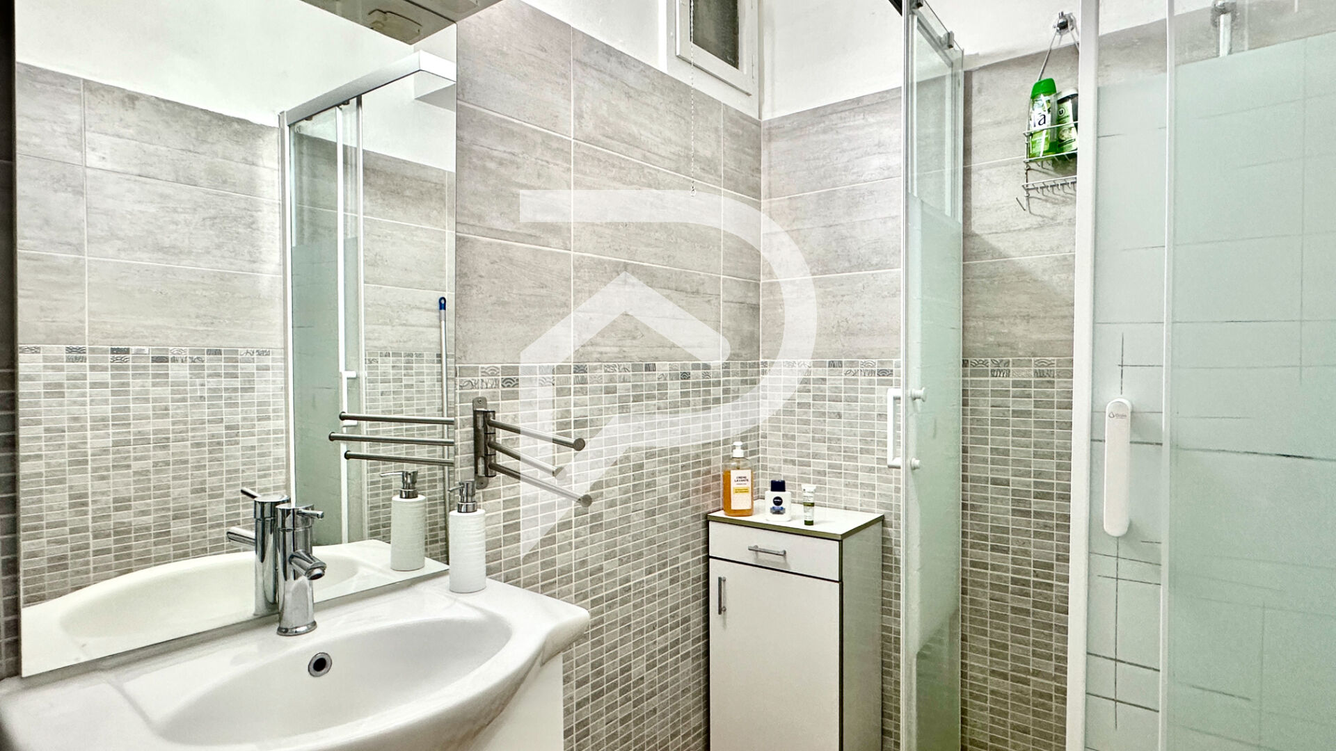 Photo APPARTEMENT TYPE 3 DE 58.01 m2 AVEC BALCONS GARAGE PLACE DE PARKING MANOSQUE image 5/6