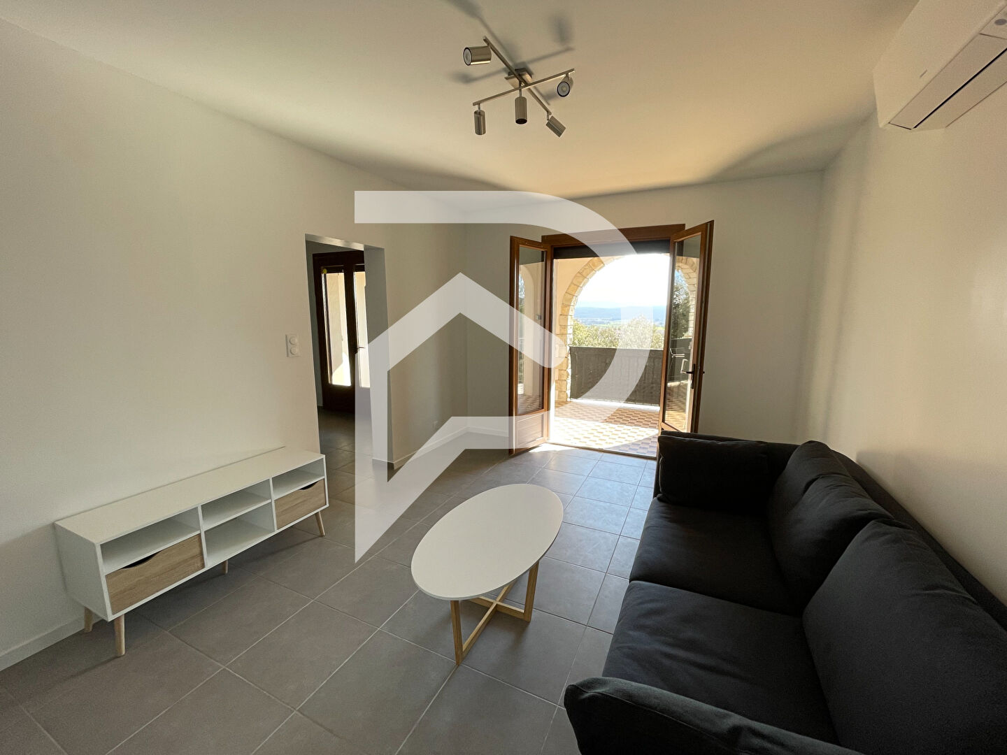 Photo APPARTEMENT TYPE 2 DE 54.74M2 MEUBLÉ DANS BASTIDE AVEC TERRASSE JARDIN PRIVATIF DE 100M2 ET PARKING image 5/6