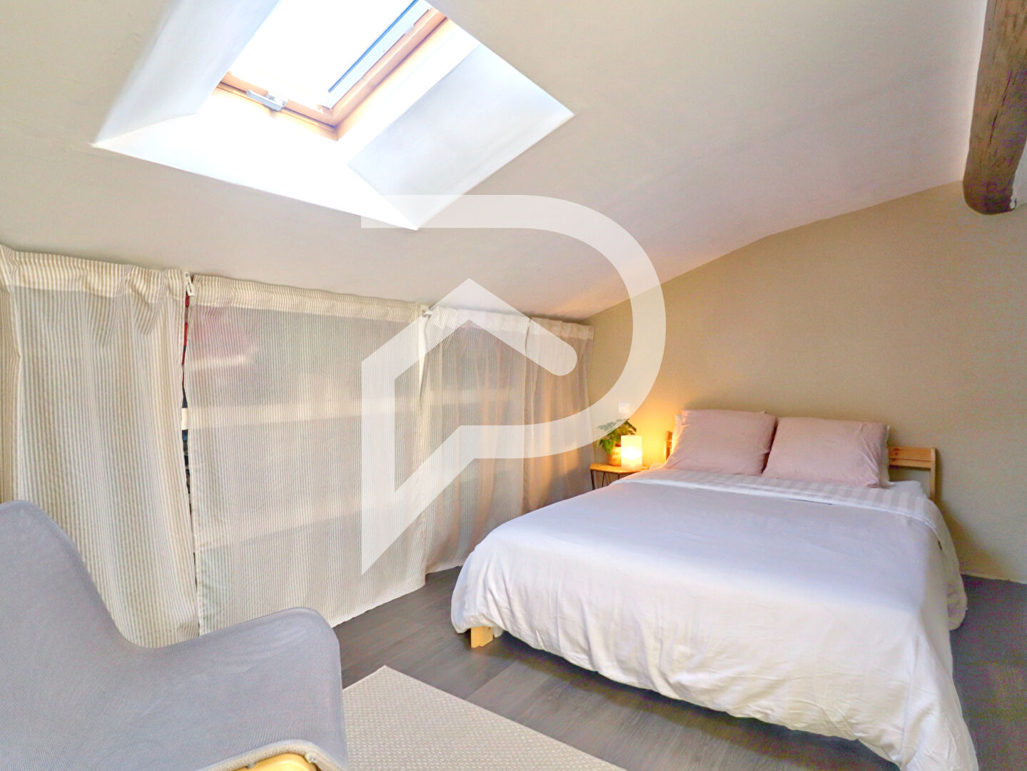 Photo MAISON DE VILLAGE TYPE 5 DE 166M2 RENOVEE AVEC JARDIN -LA BRILLANNE image 6/6