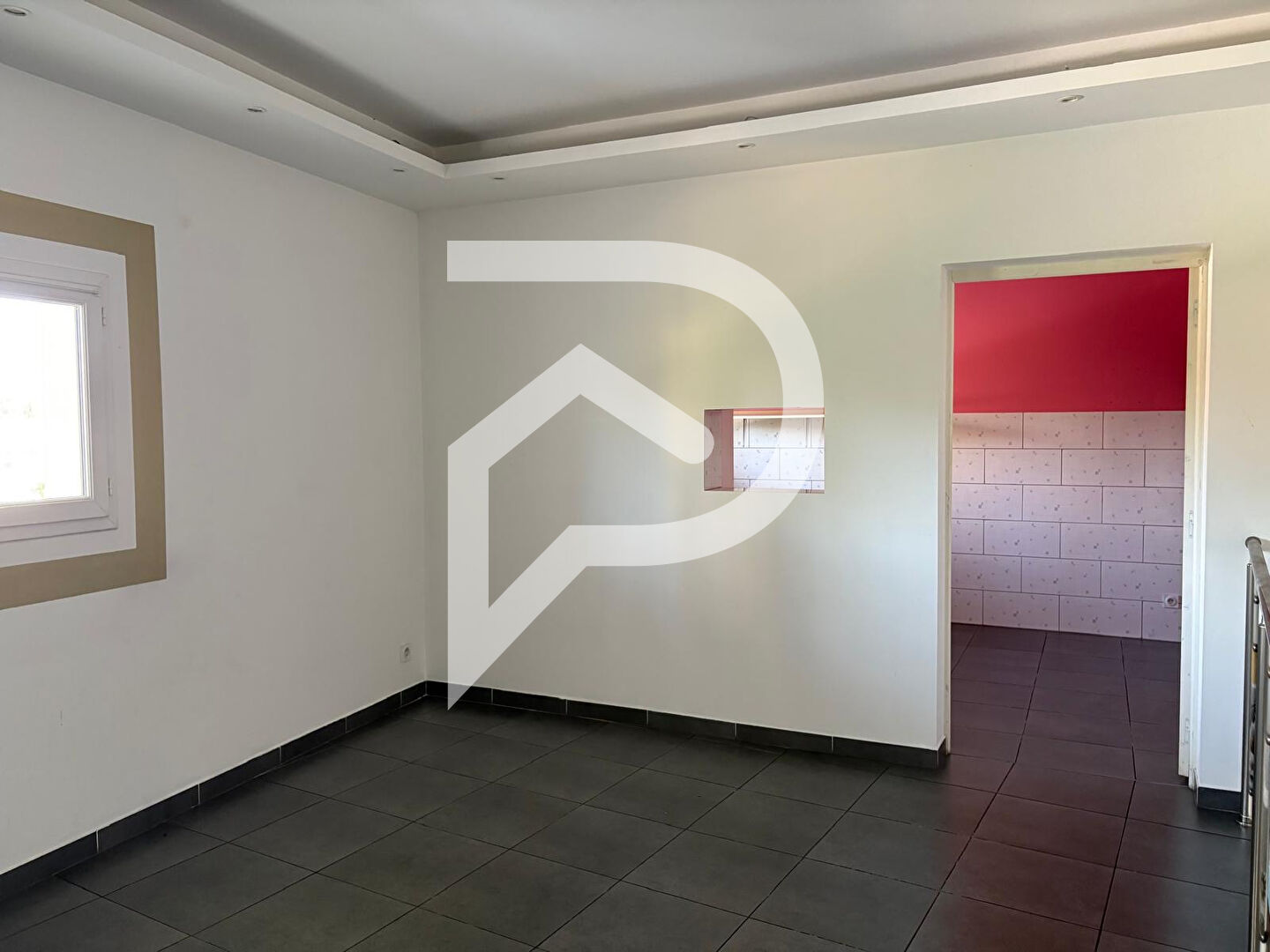 Photo VENTE MURS 80m2 POUR COMMERCE PAS DE BAIL EN COURS TERRASSE AXE PRINCIPAL VINON SUR VERDON image 5/6