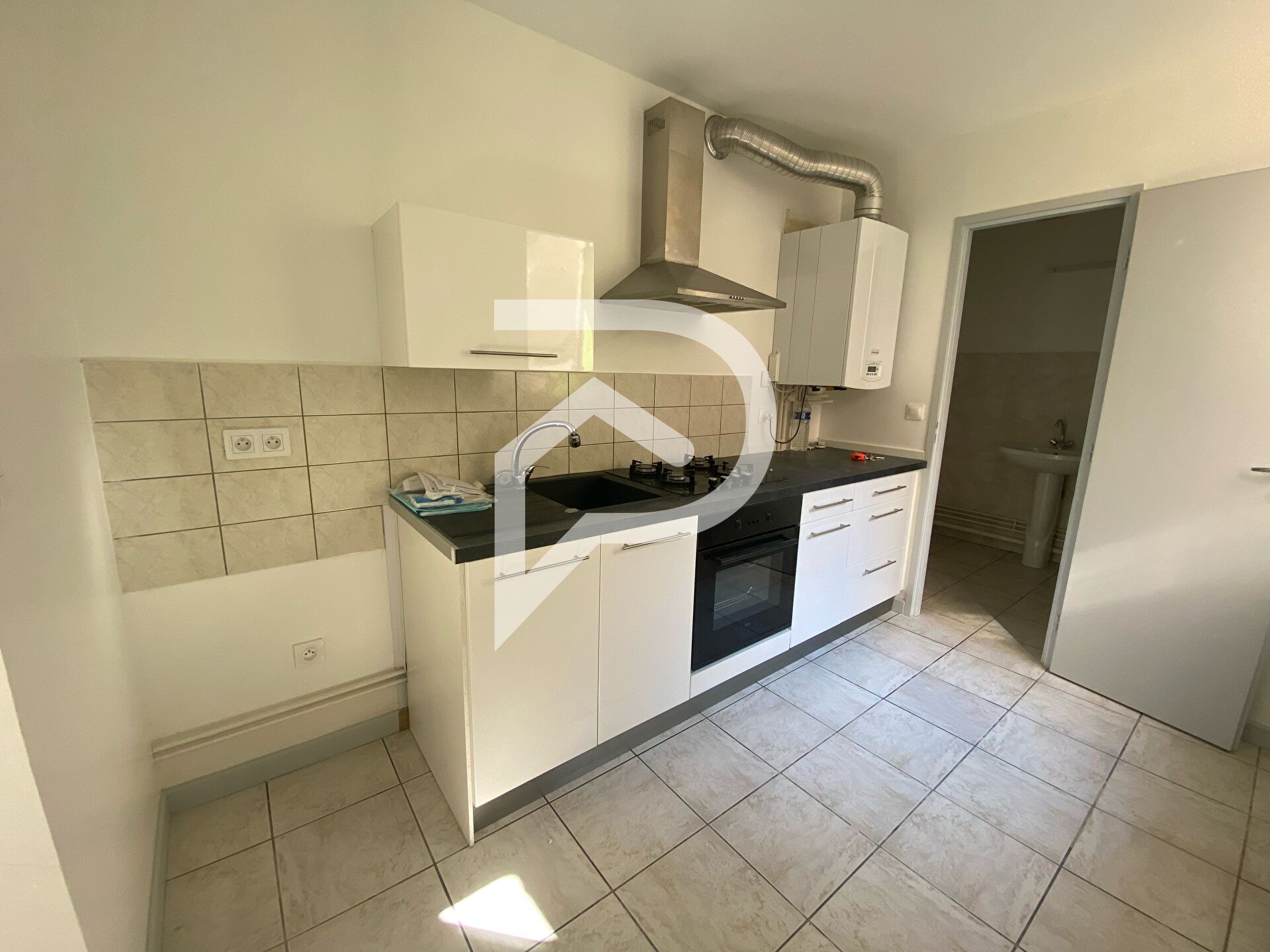 Photo LOCATION d'un appartement de 2 pièces (53 m²) à LUNEVILLE image 3/4