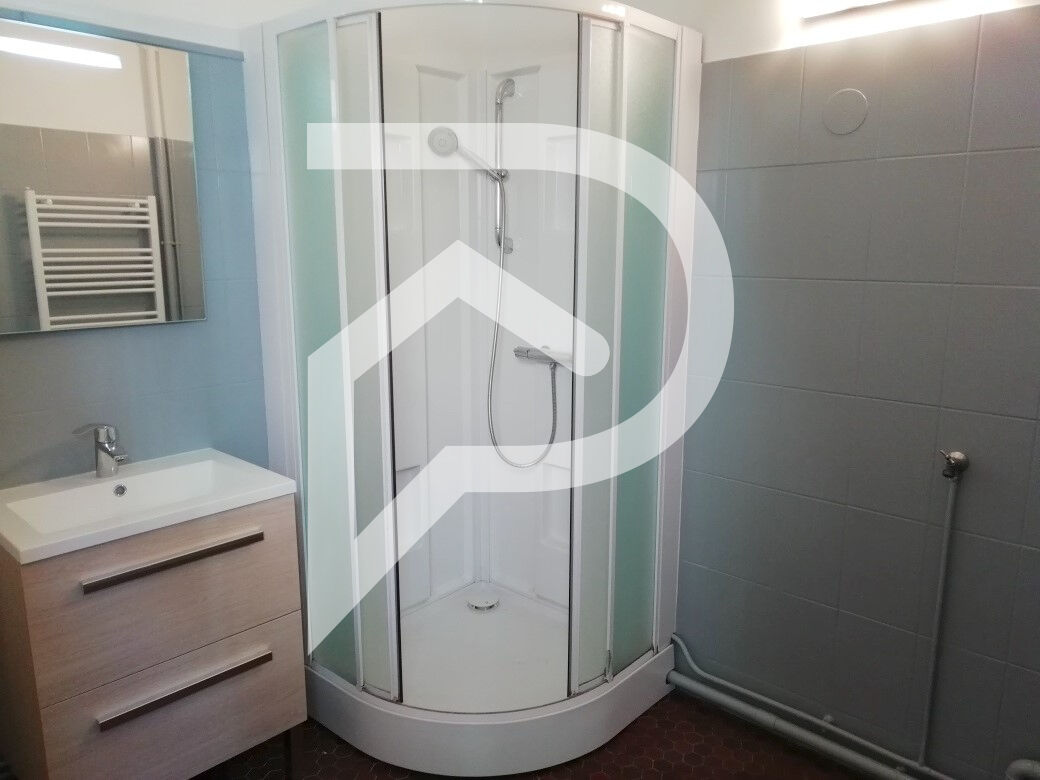 Photo LOCATION d'un appartement de 2 pièces (53 m²) à LUNEVILLE image 4/4