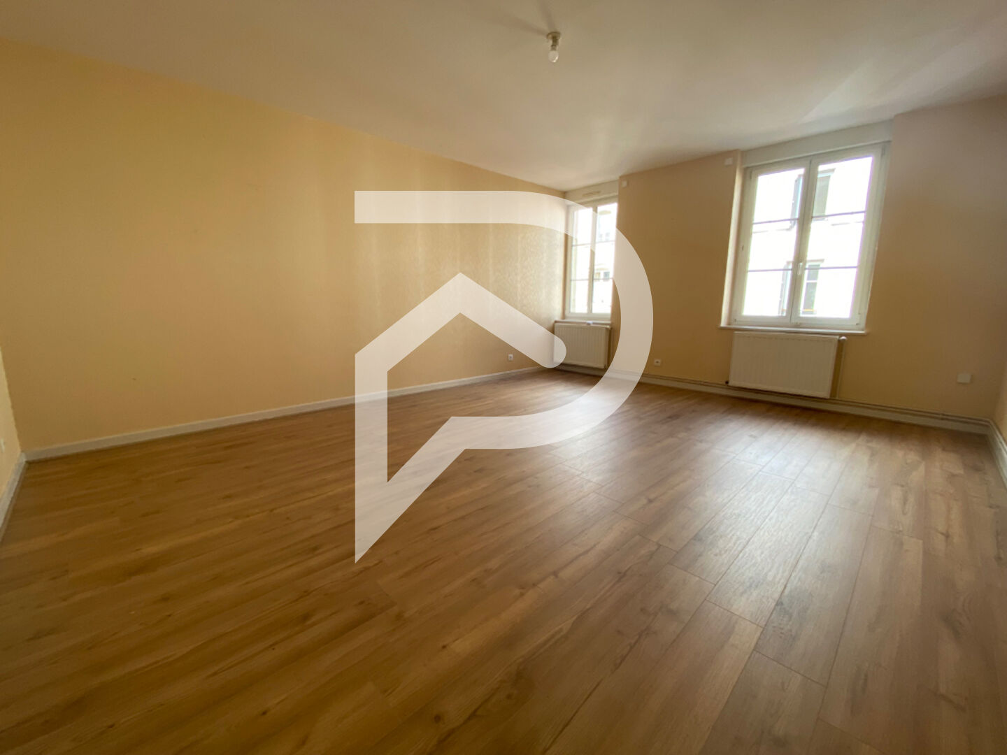 À LOUER : SPACIEUX APPARTEMENT 4 PIÈCES À LUNÉVILLE (d'environ 110,11 m²) - Réf. LGJJ219