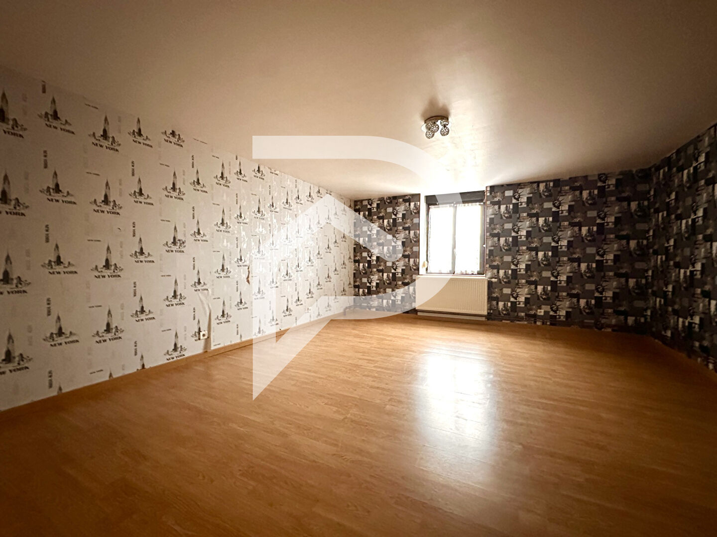 Photo VENTE d'une maison T6 d'environ 235 m² à Moyen image 5/6