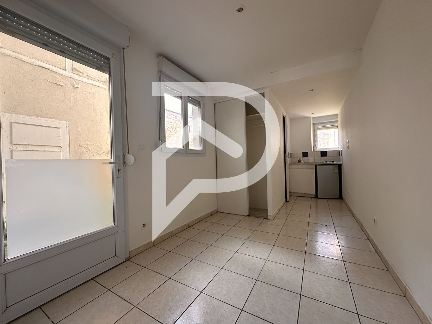 Photo À vendre - locaux de 13.25 m² à Lunéville image 1/3