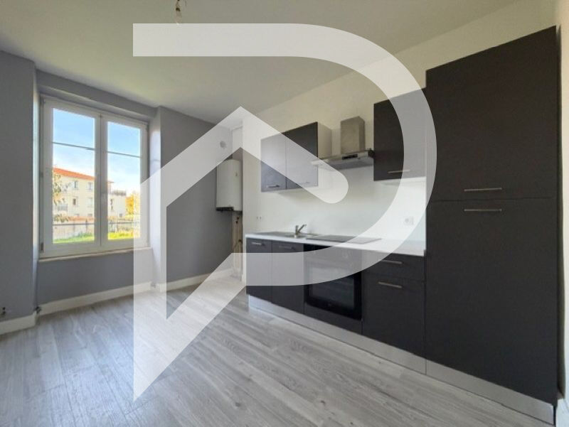 Appartement entierement rénové en rez-de-chaussée d'environ