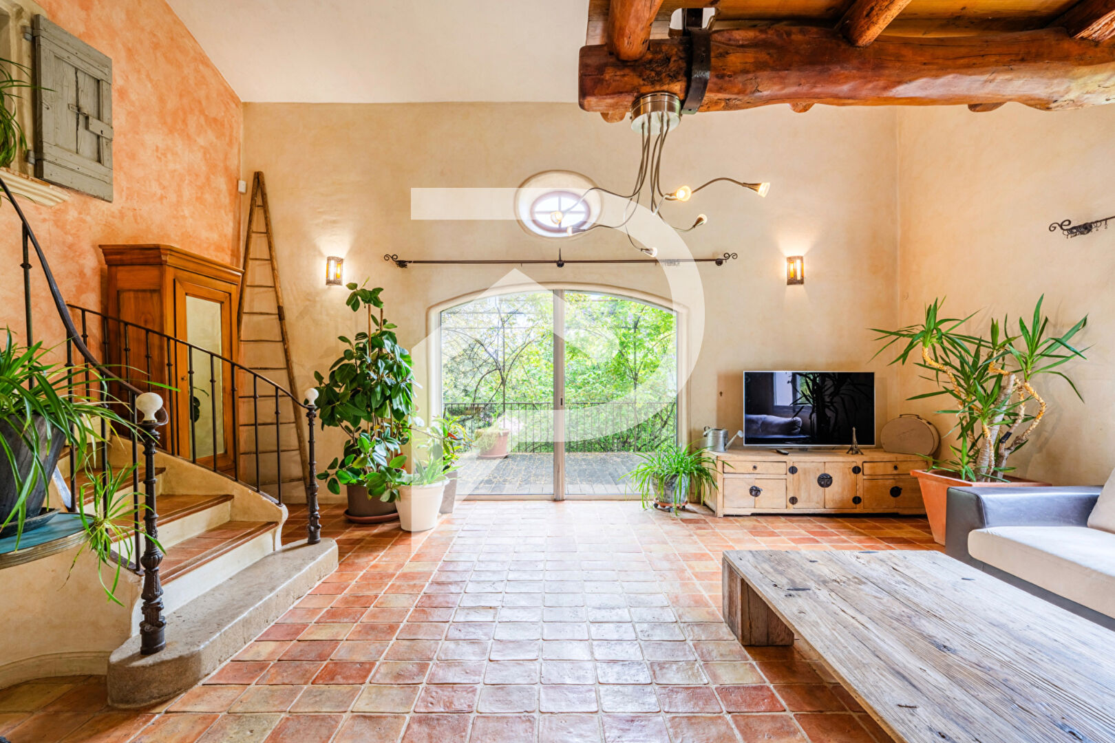 Photo Villa provençale Fuveau 6 pièces 200 m2 vue Sainte-Victoire avec piscine à débordement image 2/6