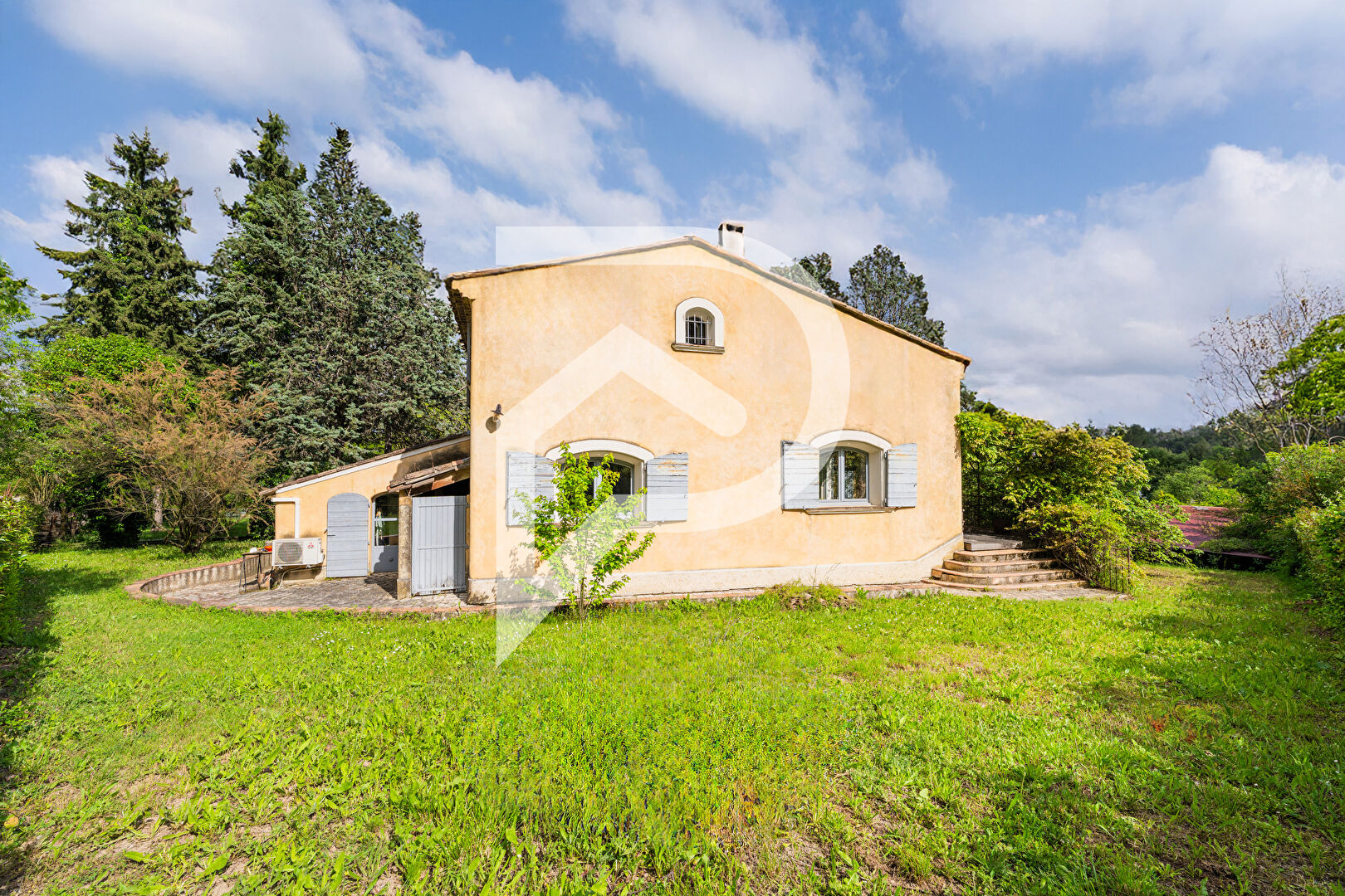 Photo Villa provençale Fuveau 6 pièces 200 m2 vue Sainte-Victoire avec piscine à débordement image 6/6