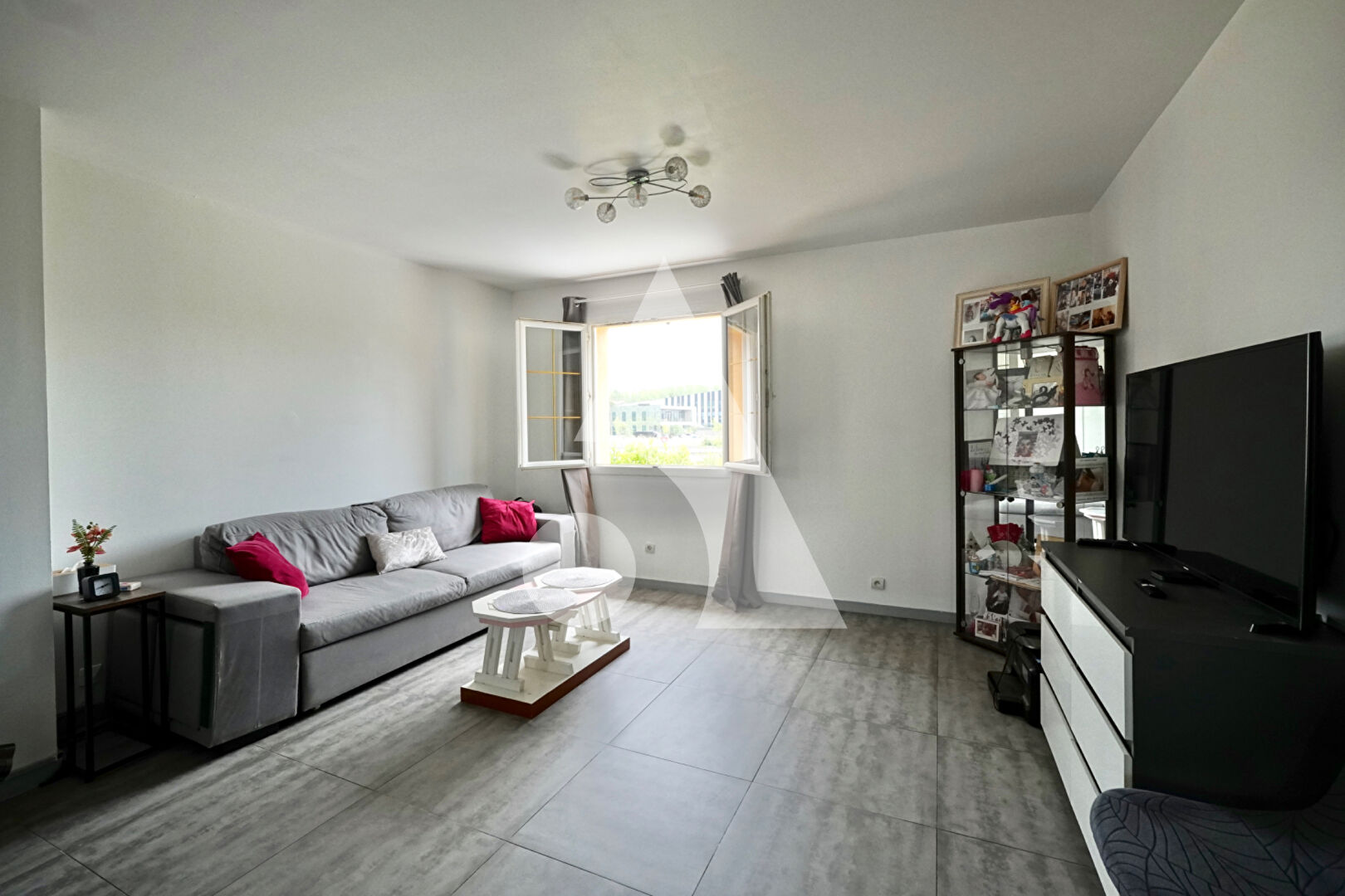 Photo Fuveau Villa composée de 3 logements avec piscine image 4/6