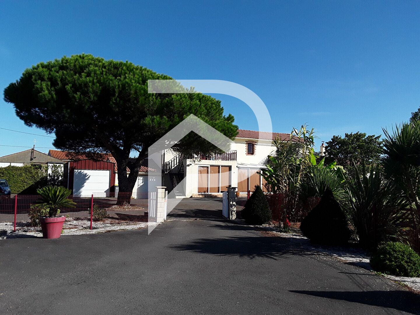 Maison 9 pièces (235 m²) à vendre à TALMONT SAINT HILAIRE