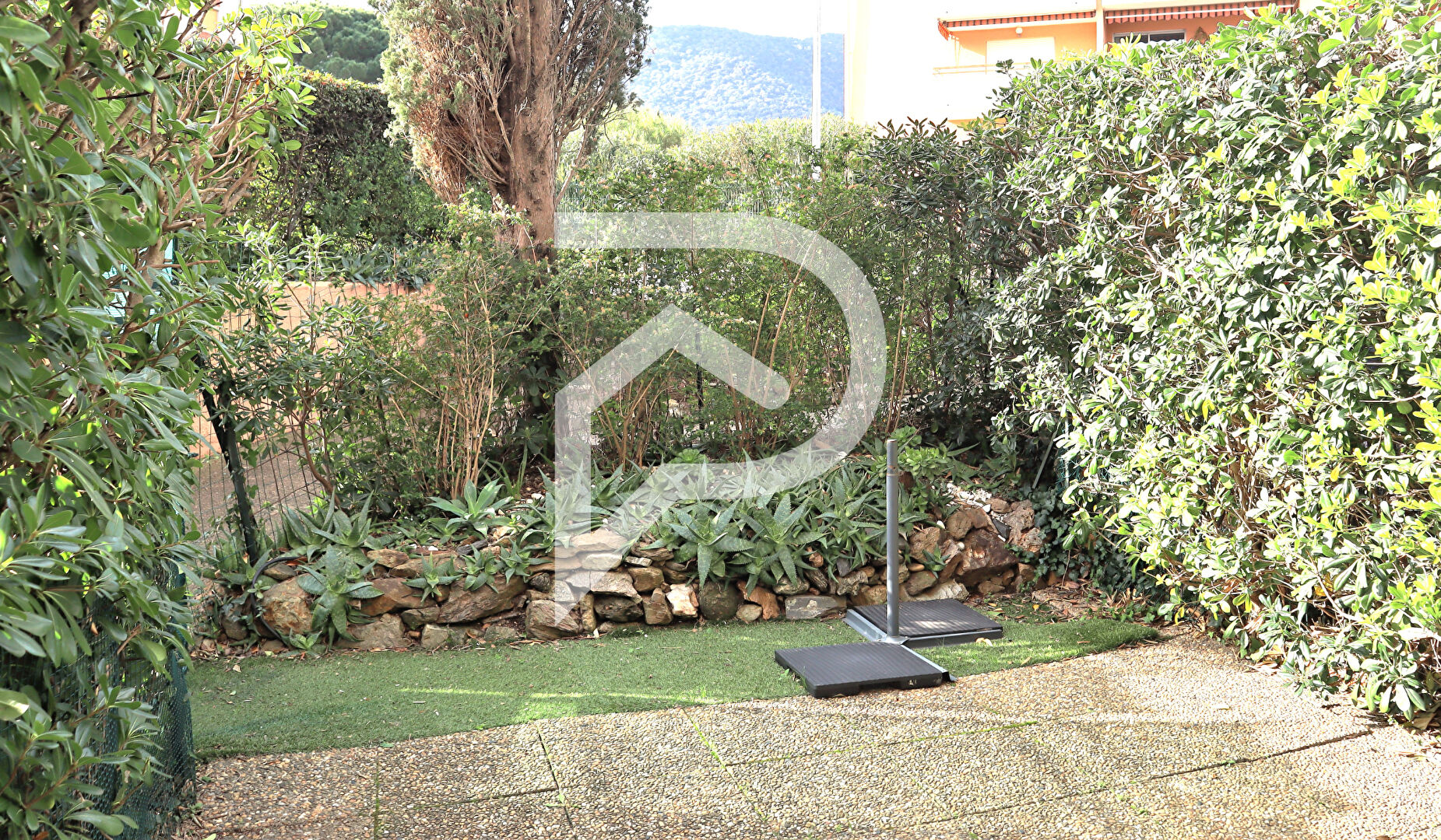 Photo Studio 20 m² + Loggia, RDJ image 1/6