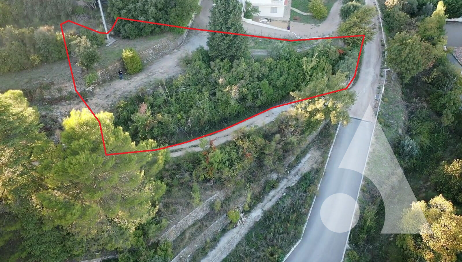 Terrain Draguignan col de l'ange de 1.058 m² LOT A, pour une maison de158,7m², viabilités en bordures.