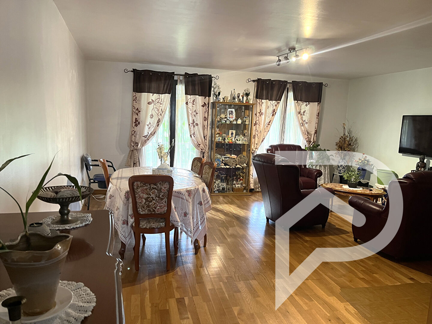 Photo MAISON DE VILLE PONT SAINTE MAXENCE PROCHE GARE ECOLES COMMERCES image 1/6