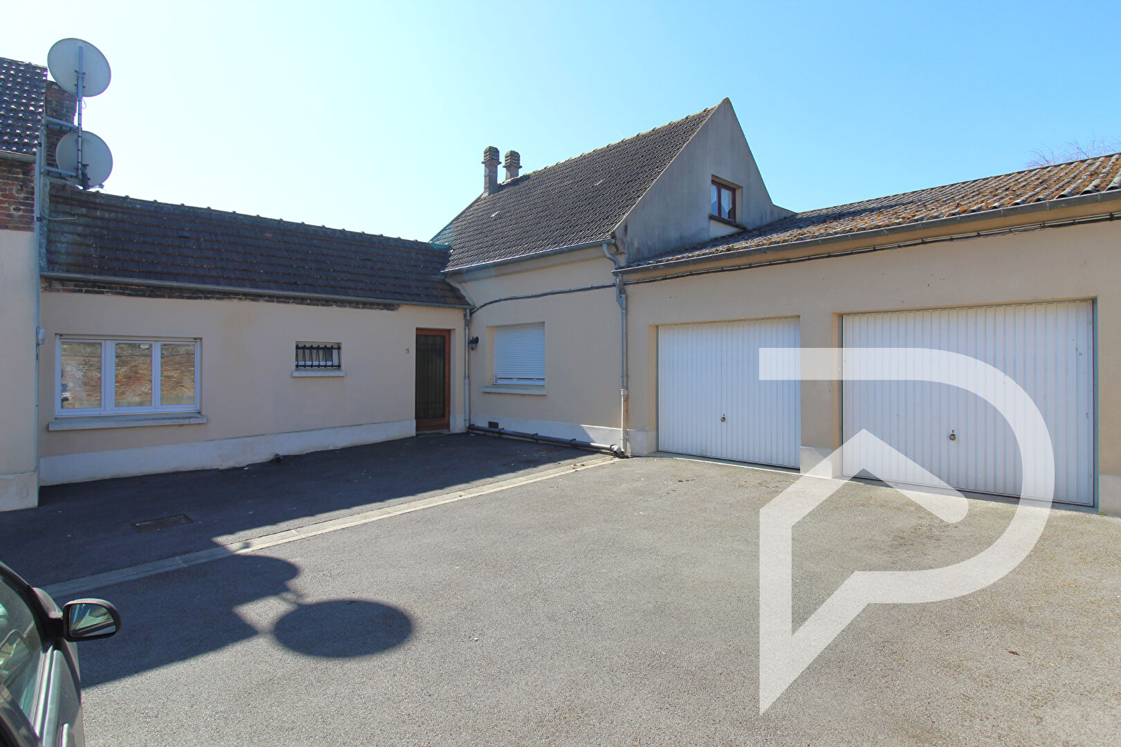Photo Immeuble Longueil Sainte Marie 304 m2 image 4/6