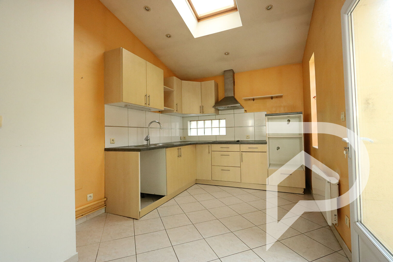 Photo Maison de ville 2 chbres avec une cour image 5/6