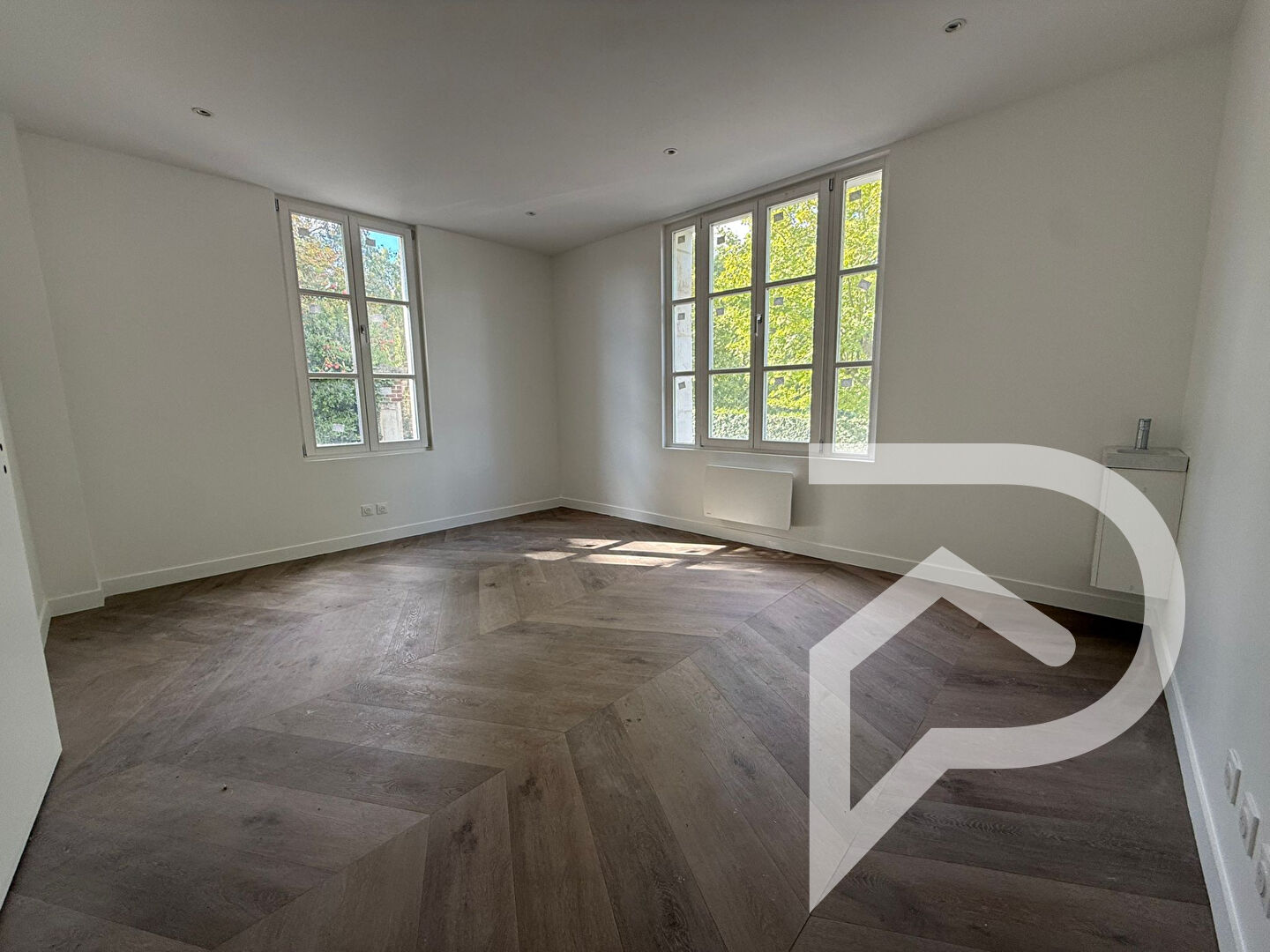 Photo COMPIEGNE LOCAL COMMERCIAL / BUREAUX image 4/6