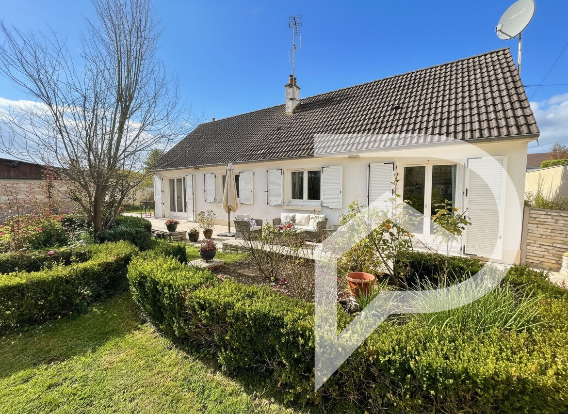 Photo Maison Estrees Saint Denis 5 pièce(s) 86 m2 image 1/6