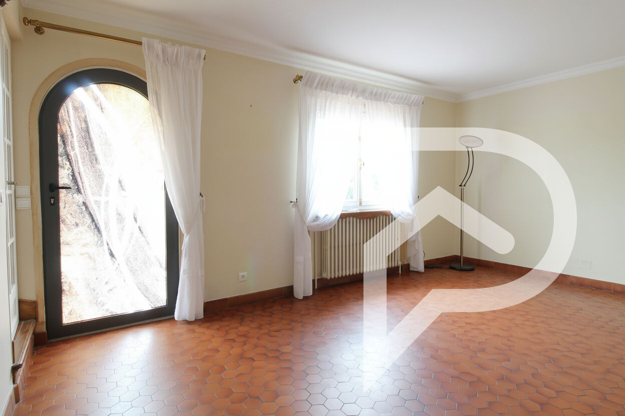 Photo Maison Chevrières 8 pièce(s) 167 m2 image 5/6