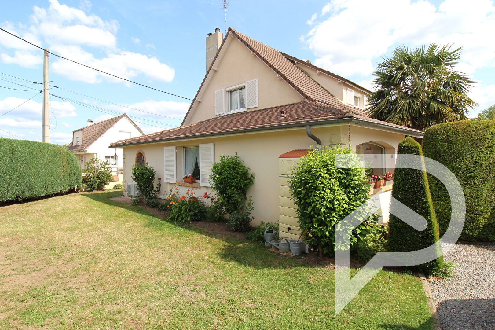 Photo Maison Chevrières 8 pièce(s) 167 m2 image 2/6