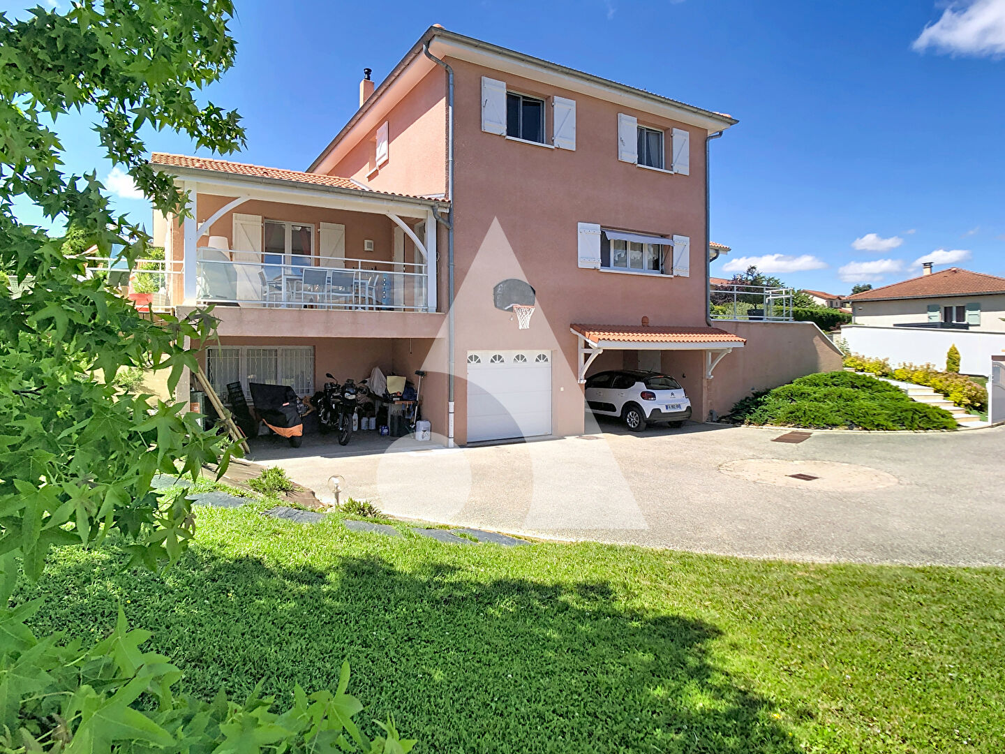 Maison Pomeys 7 pièce(s) 195m²