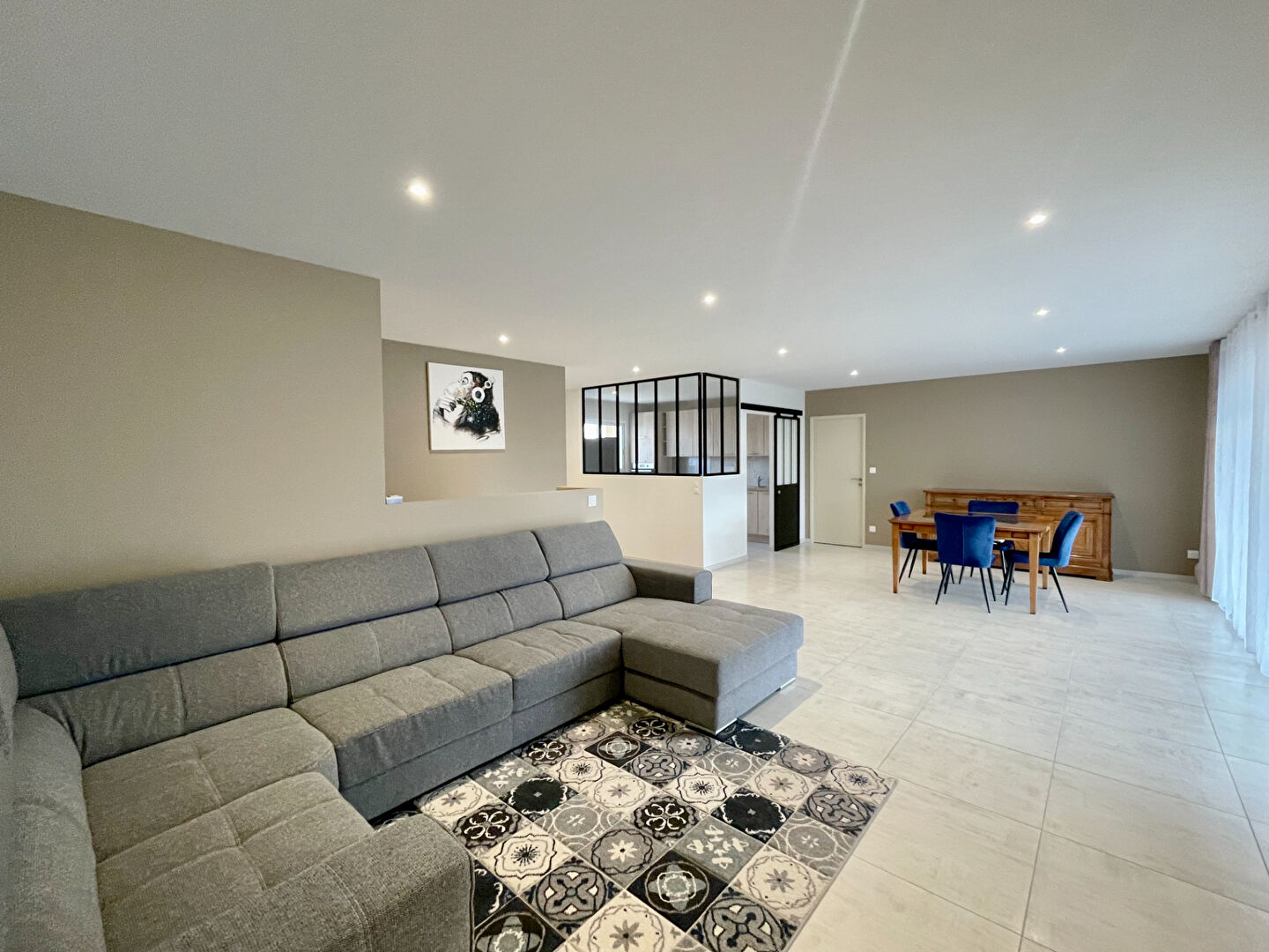 Agence immobilière de Sixième Avenue Rochefort