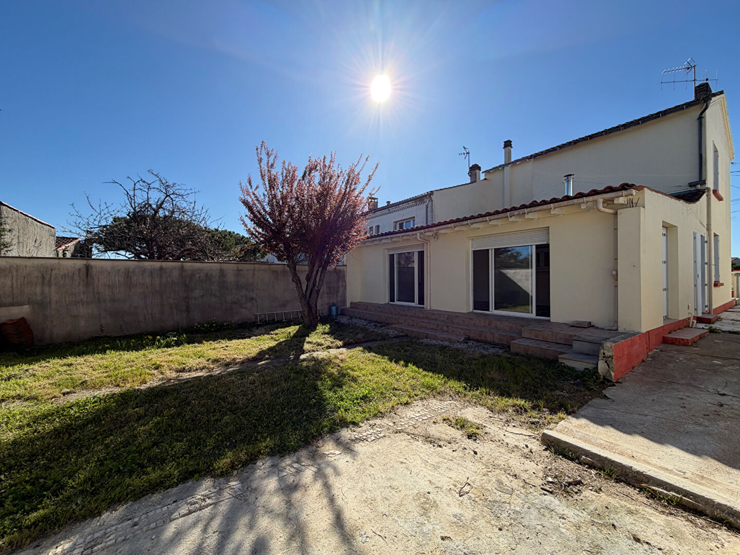 Agence immobilière de Sixième Avenue Rochefort