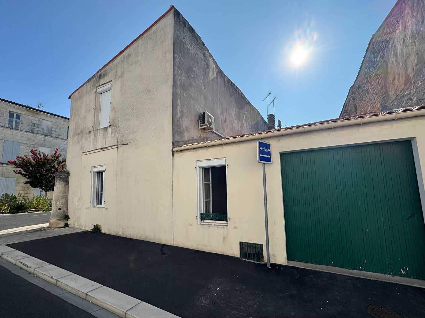 Agence immobilière de Sixième Avenue Rochefort