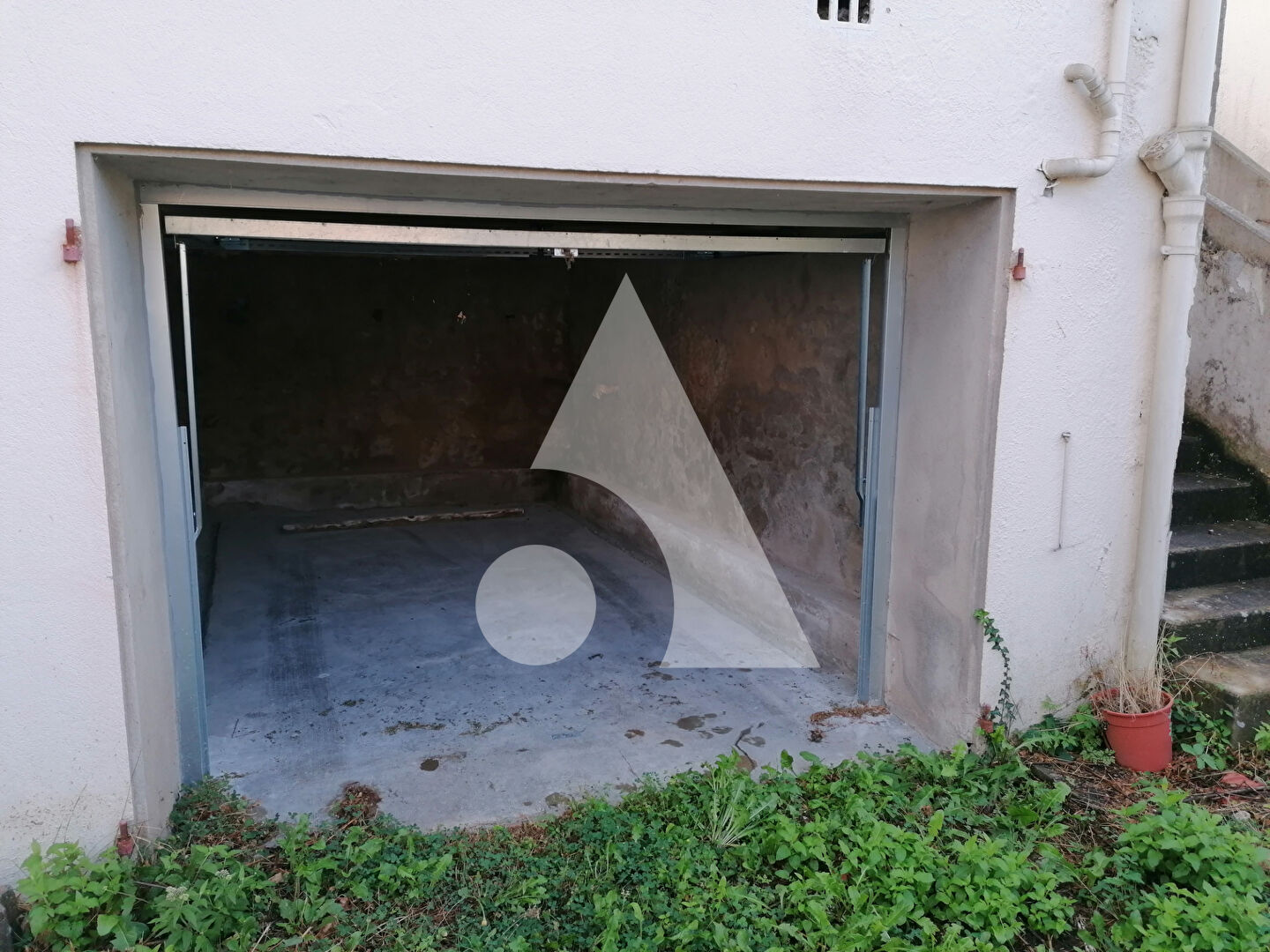 A Louer Garage Fermé 13.54 M²