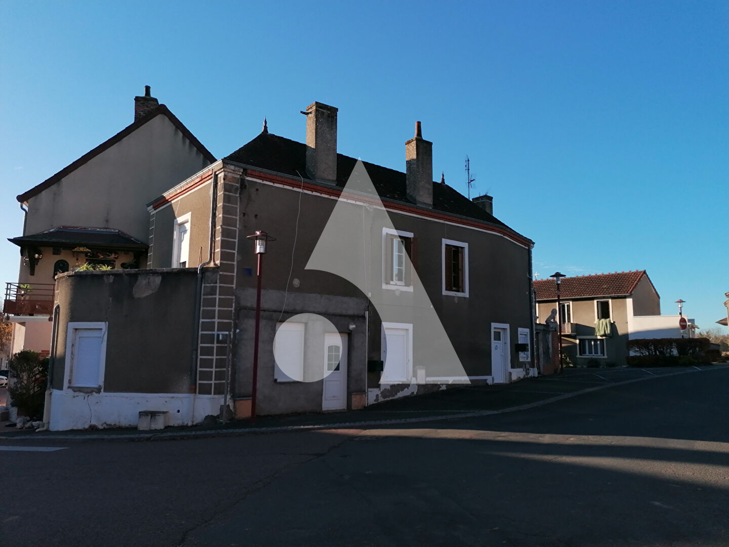 Immeuble comprenant 2 logements T3