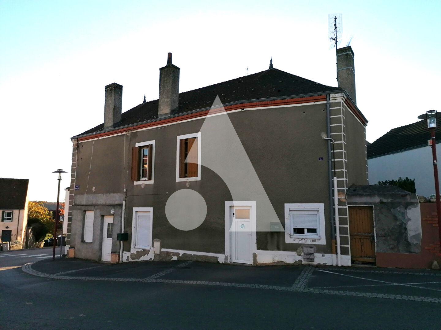 Photo Immeuble comprenant 2 logements T3 image 2/2