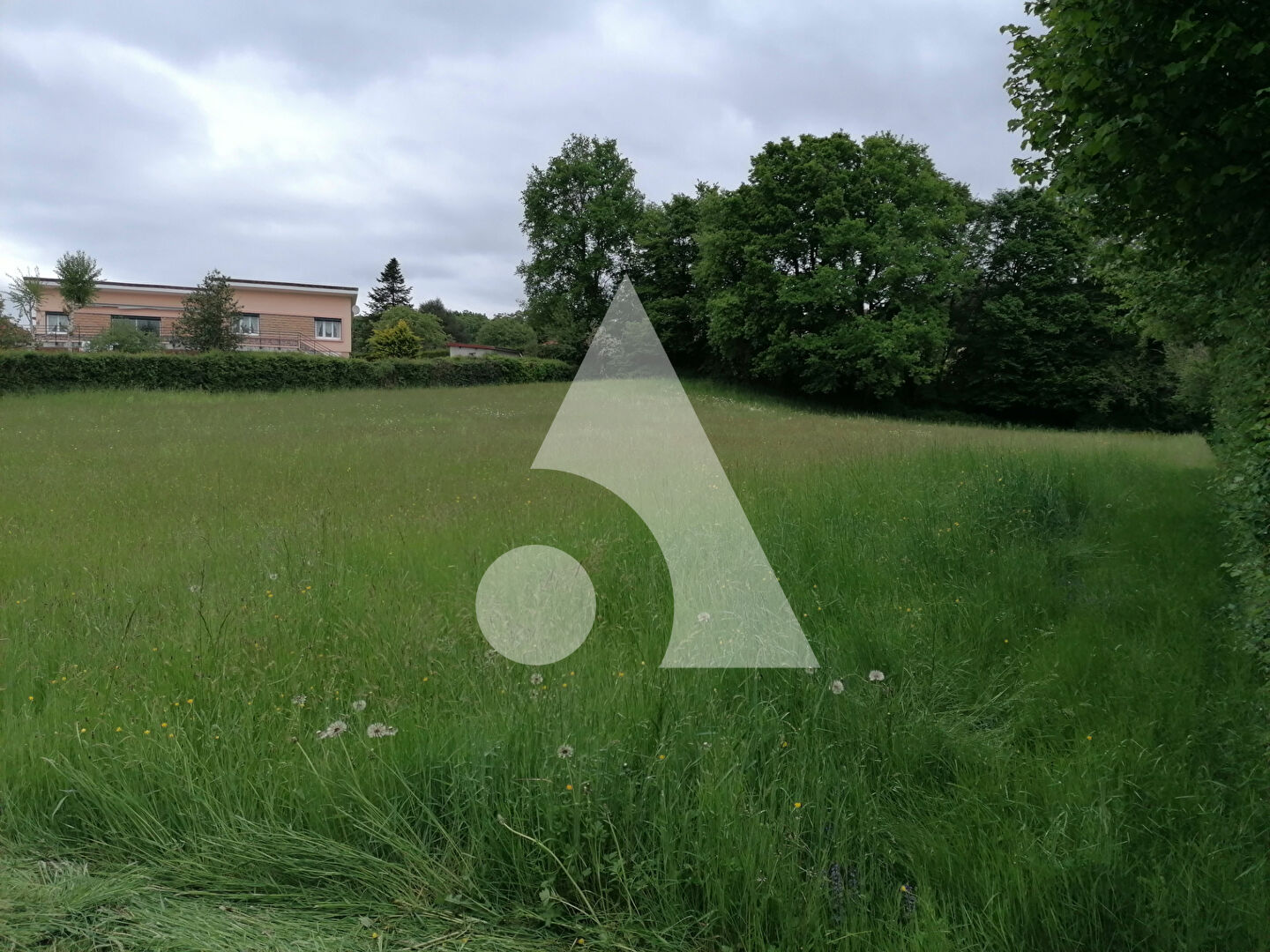 Terrain constructible 3105m² Gourdon