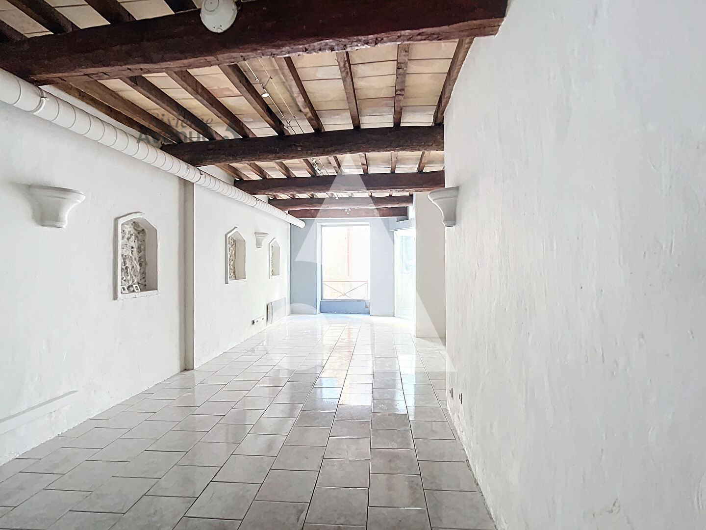 Murs Commerciaux au vieux Cannet  84.85 m²