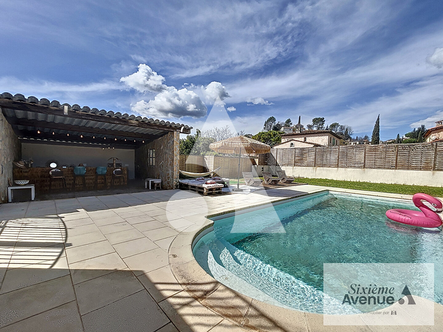 Photo Maison de 215m2 au calme absolu avec jardin et piscine image 2/6