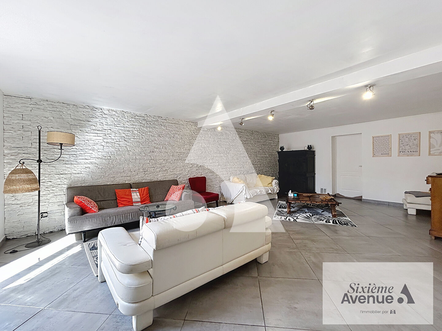 Photo Maison de 215m2 au calme absolu avec jardin et piscine image 5/6