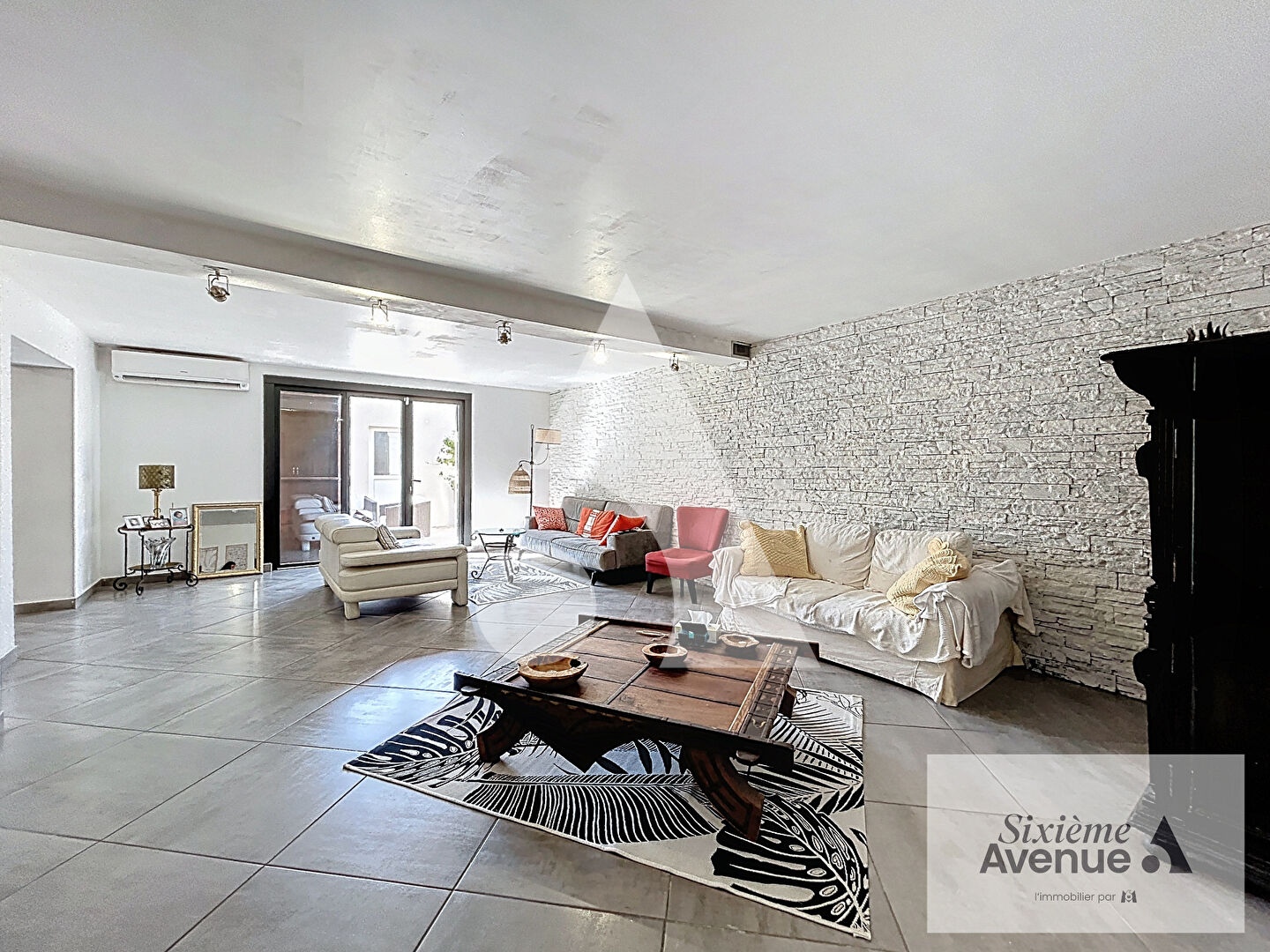 Photo Maison de 215m2 au calme absolu avec jardin et piscine image 6/6