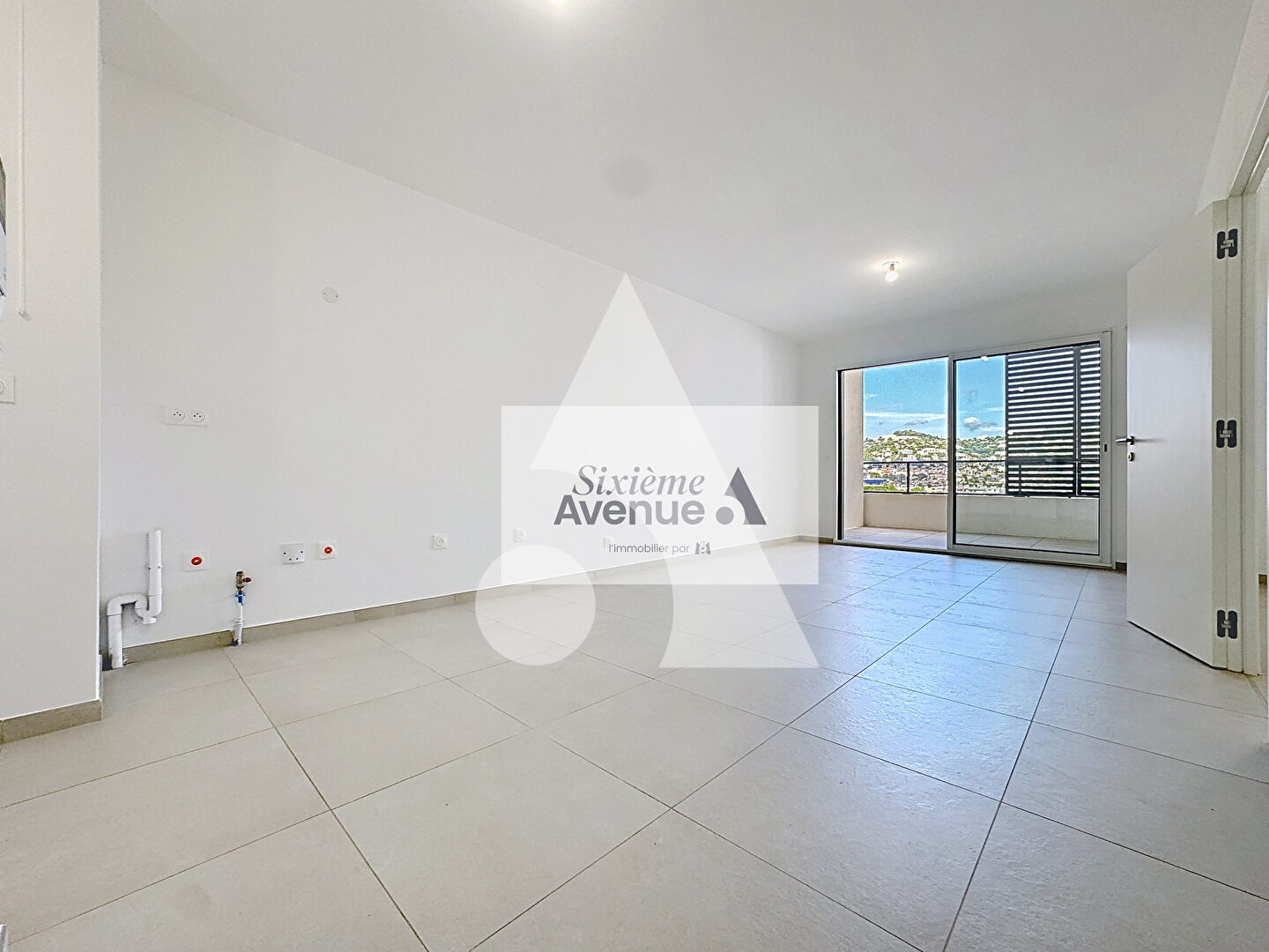 Cannes 2 pièces de 44,55m², garage, piscine.