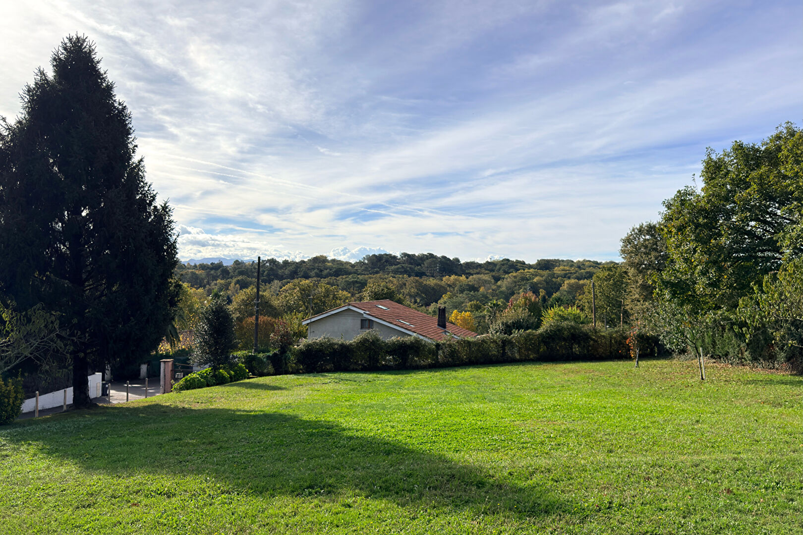 Photo Maison T4 120 m2 + dépendance de 47 m2 et garage, sur grande parcelle arborée. image 3/6