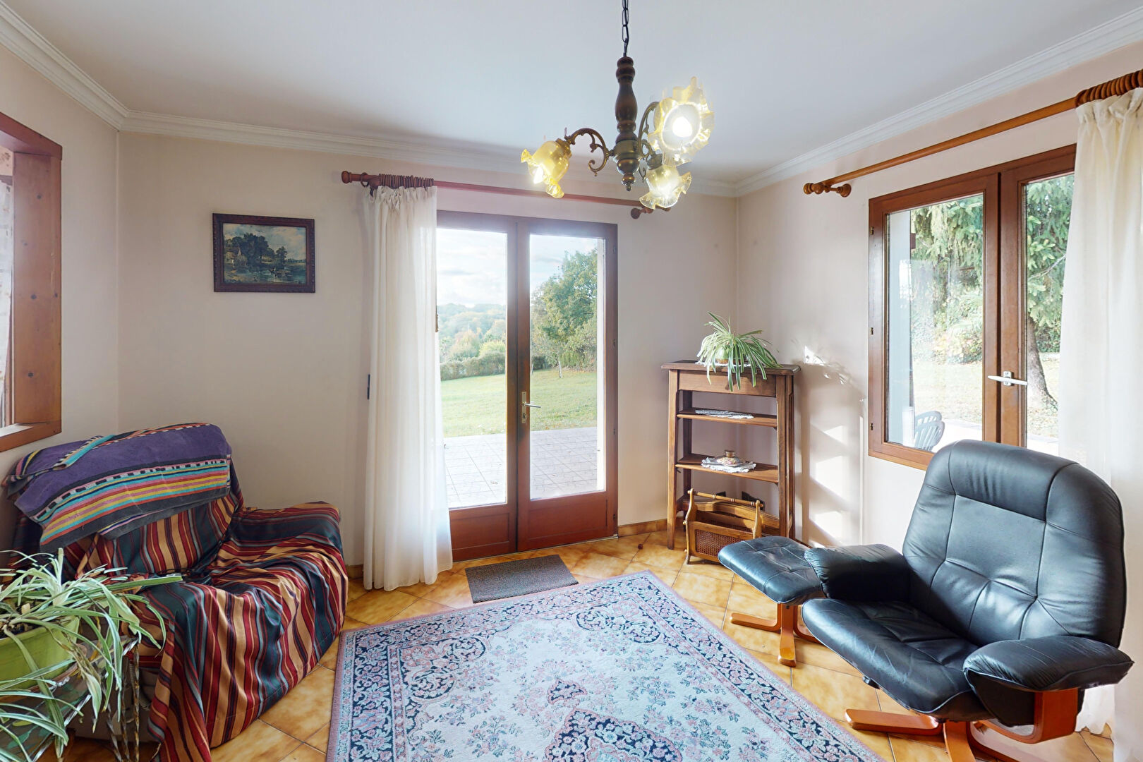 Photo Maison T4 120 m2 + dépendance de 47 m2 et garage, sur grande parcelle arborée. image 5/6