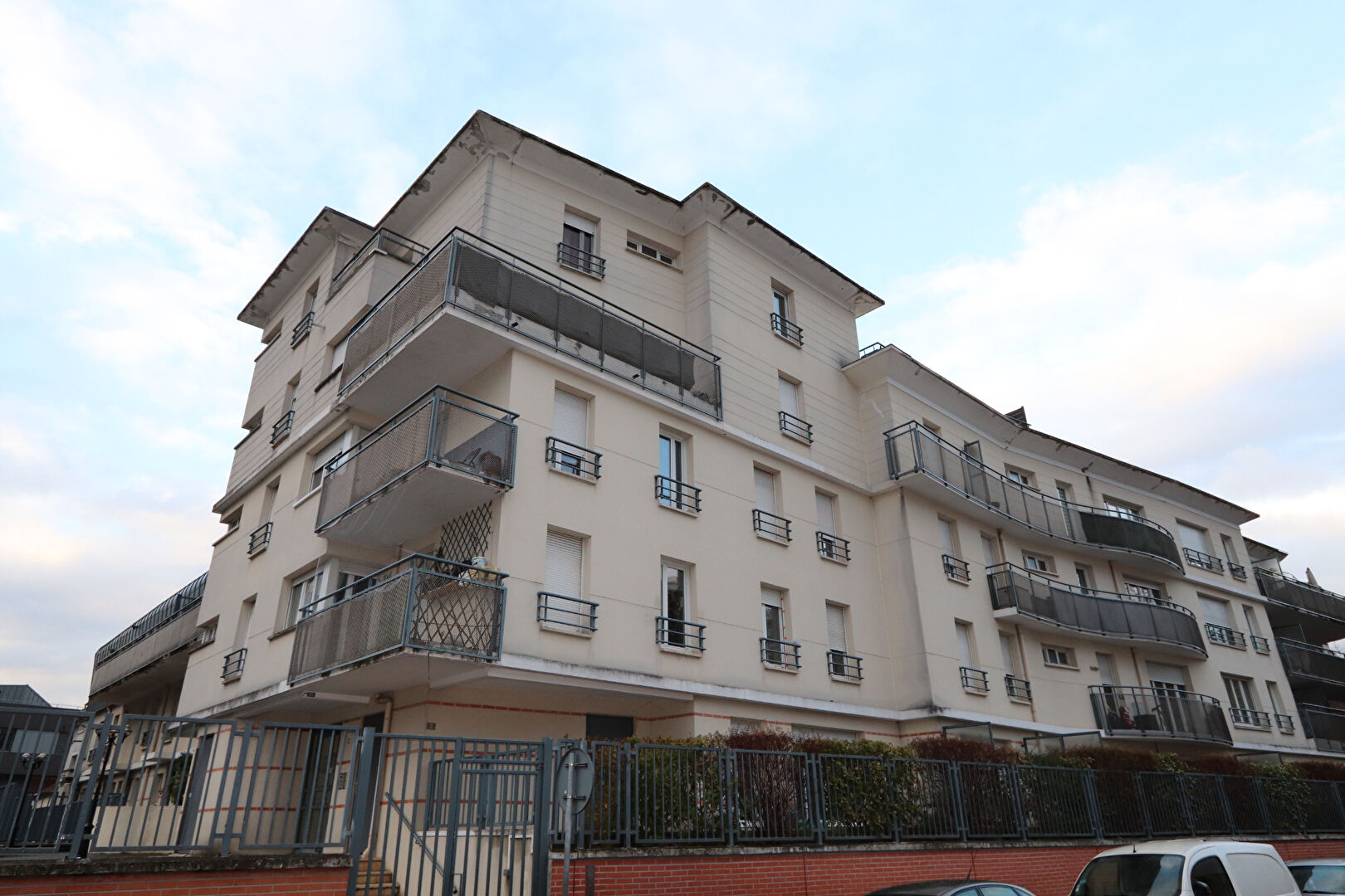 Photo Appartement Sevran 5 pièce(s) 109.20 m2 image 1/6