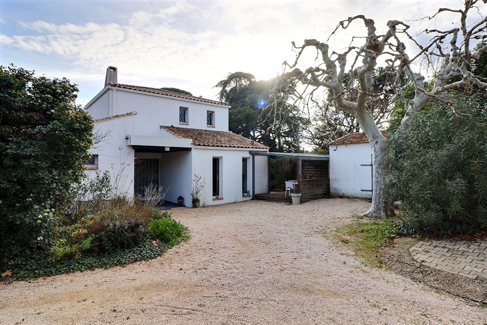 Photo VILLA 152 M2 PISCINE STUDIO INDEPENDANT  ATELIER  MARSEILLE 13012 image 4/6