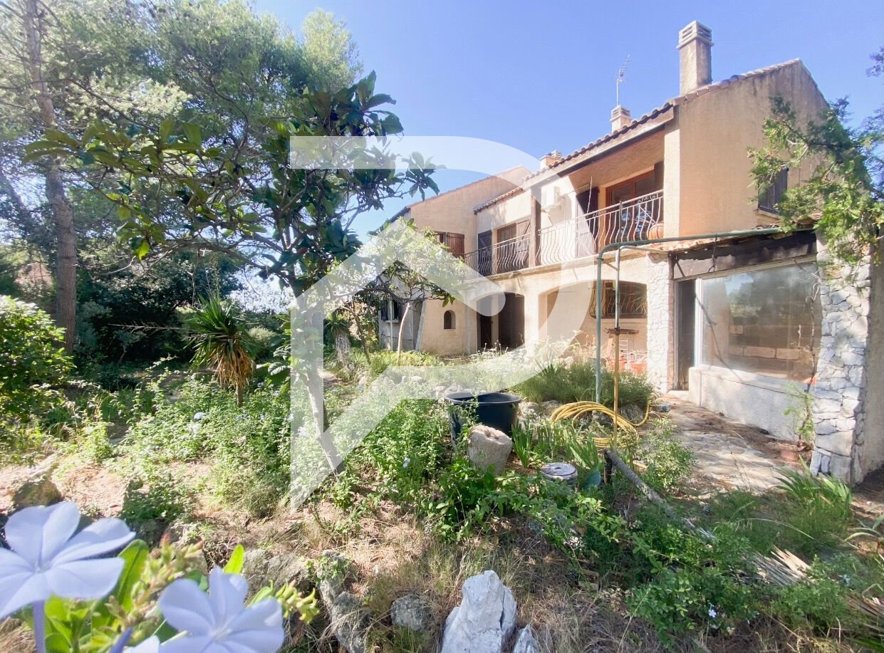 Maison Saint Mitre Les Remparts 7 pièce(s) 182 m2