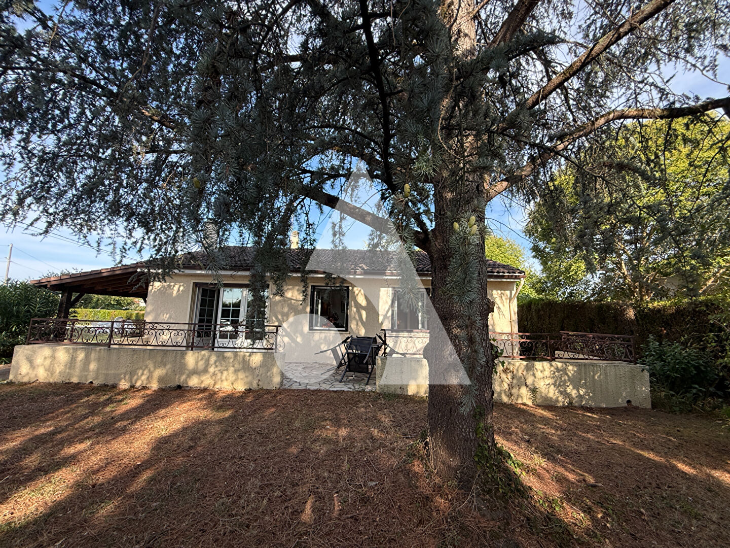 Maison Arveyres 4 pièces 100 m2 avec 2000m2 de terrain