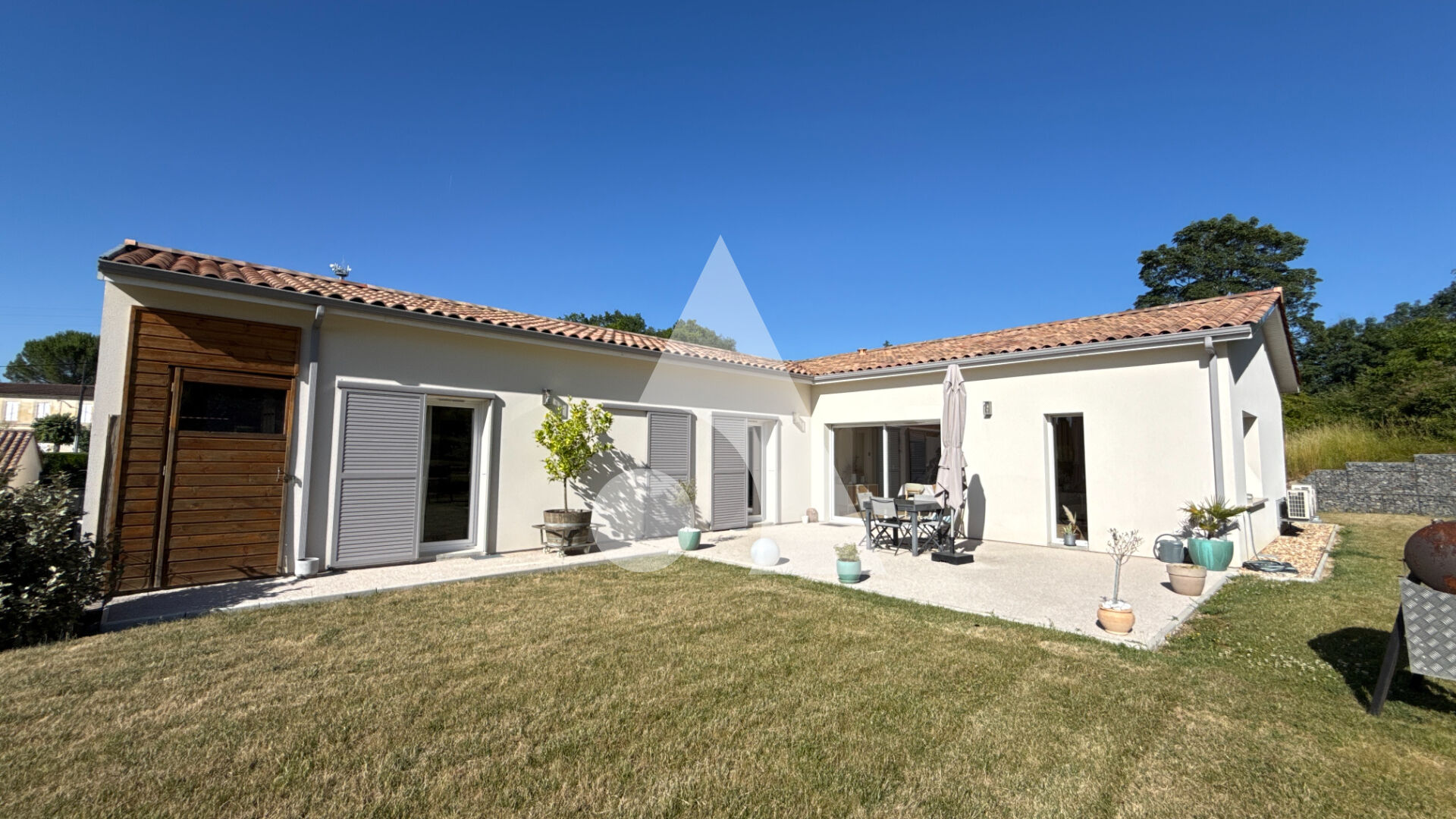 Maison de plain pied récente 3 chambres 127 m2
