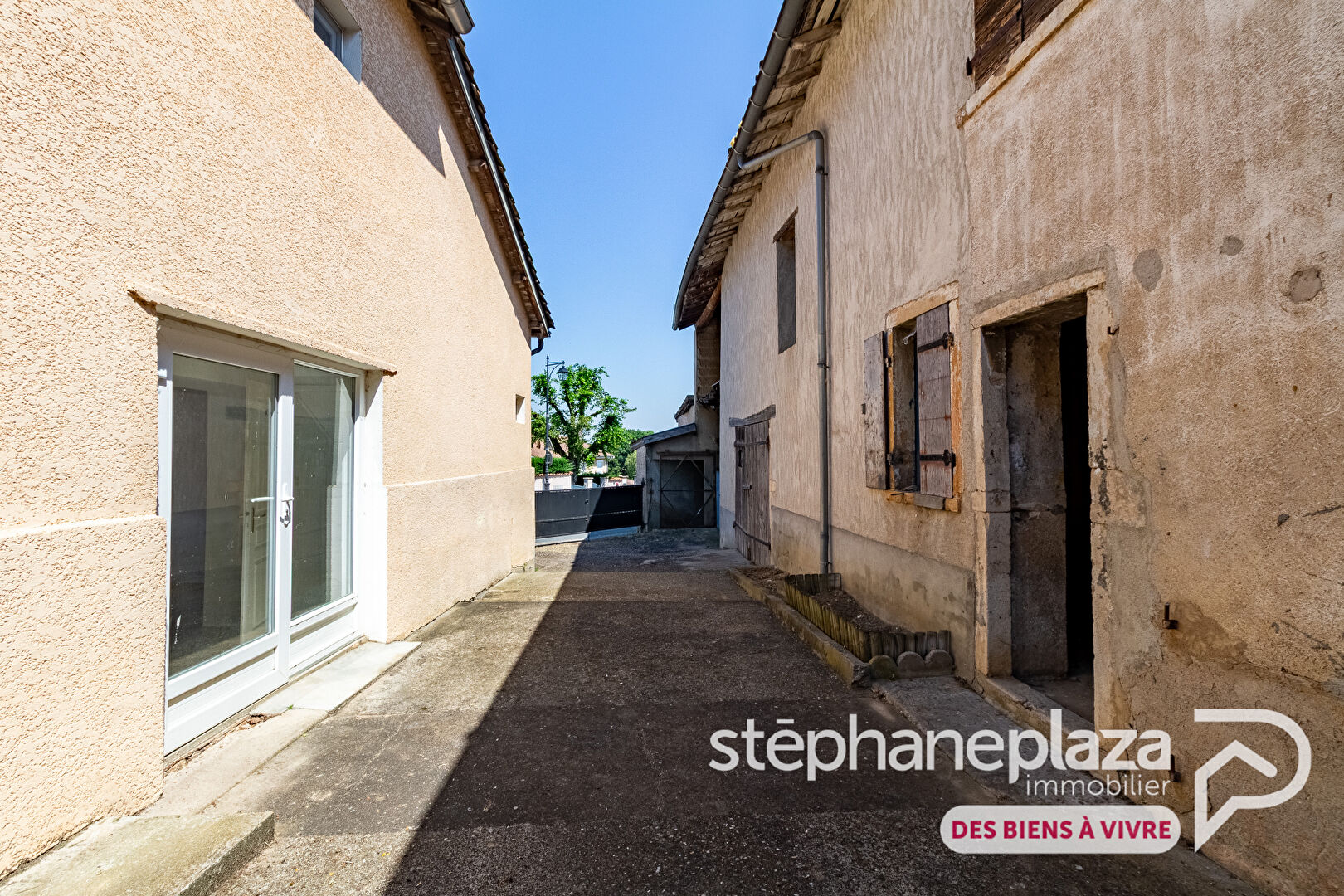 Maison de village avec 220 m² de dépendances | Fort potentiel