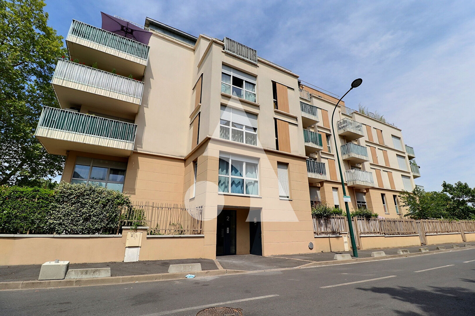 Appartement 2 pièces avec balcon - LIMITE SAINT GRATIEN/ENGHIEN LES BAINS