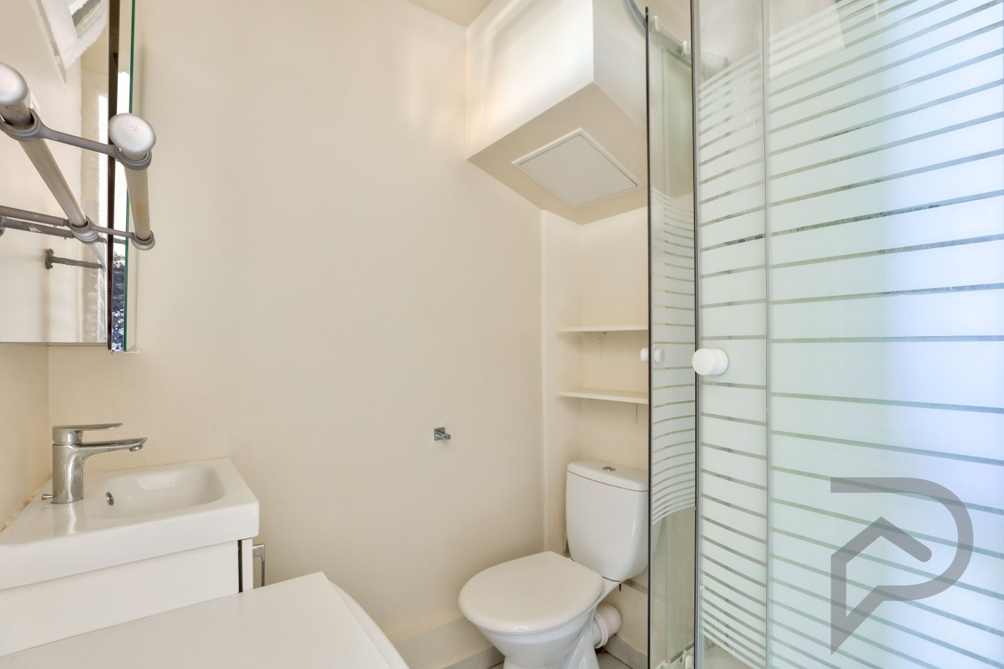 Photo Paris V - Place Monge - Studio 16.36m2 image 6/6