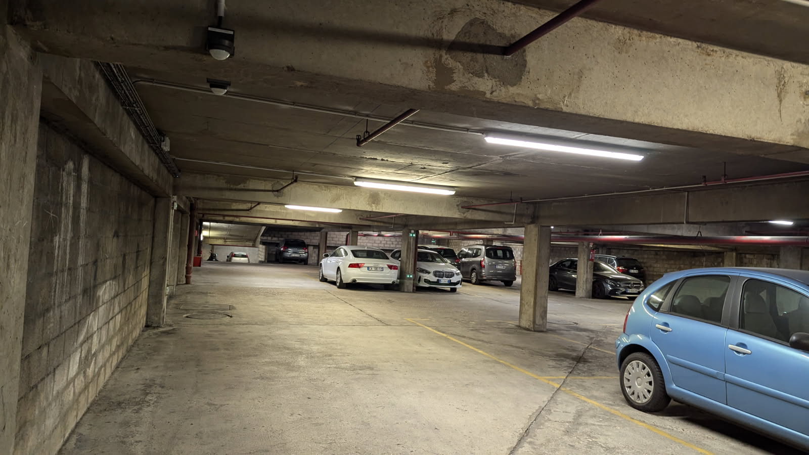 Photo Parking / box Paris 11 m2 image 3/4